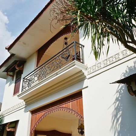 The Mangkoro Hotel By Sinergi Baturetno Экстерьер фото