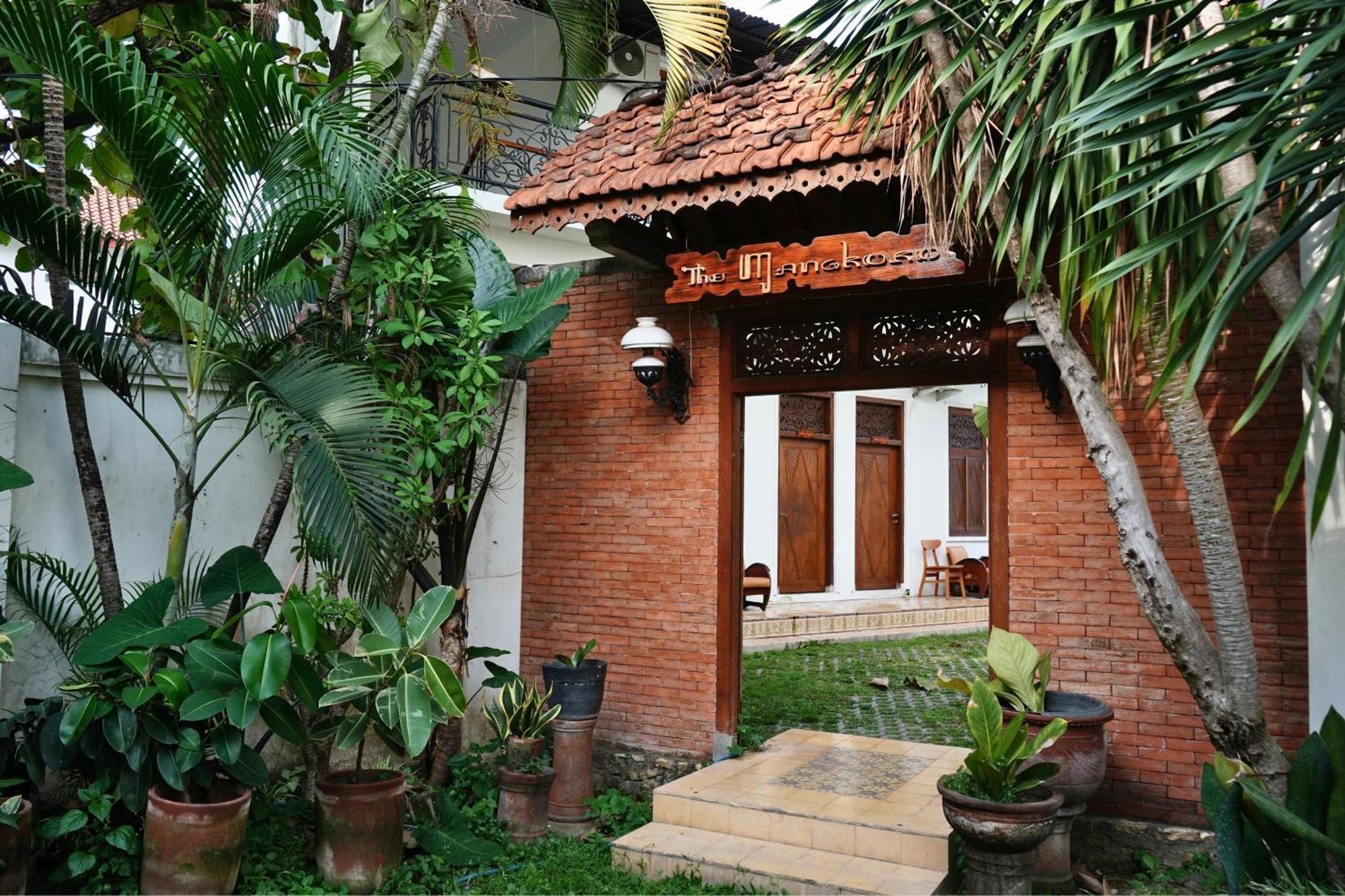 The Mangkoro Hotel By Sinergi Baturetno Экстерьер фото